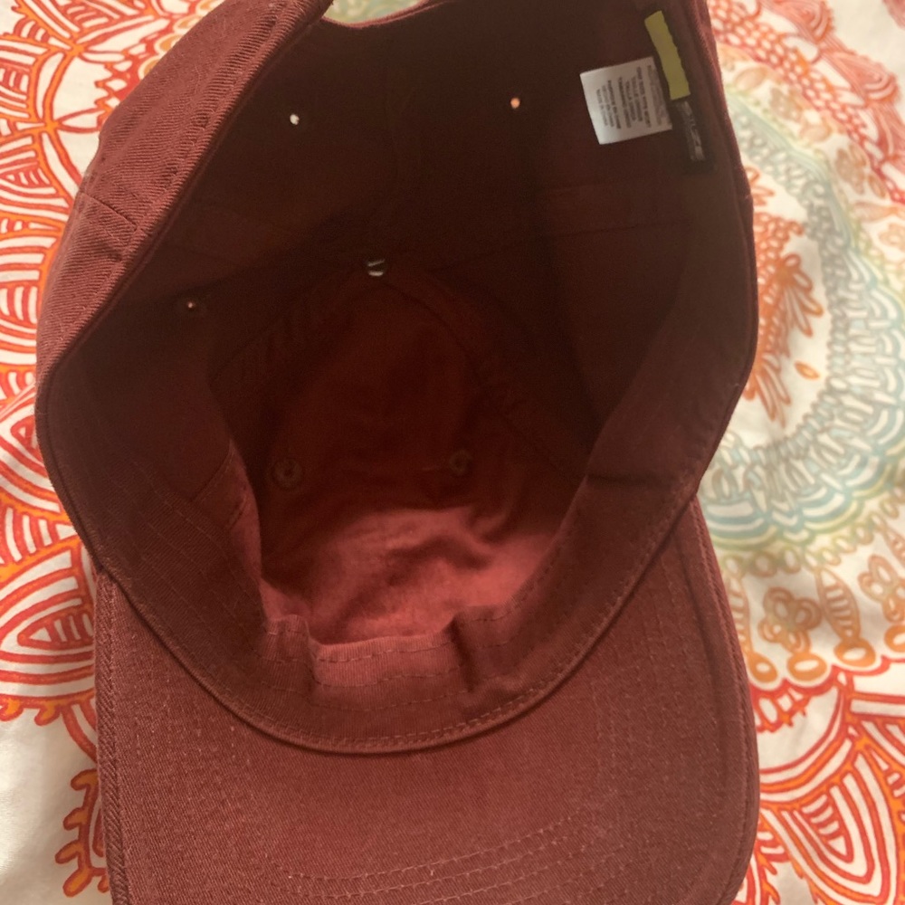 Nike hat - Picture 2 of 2